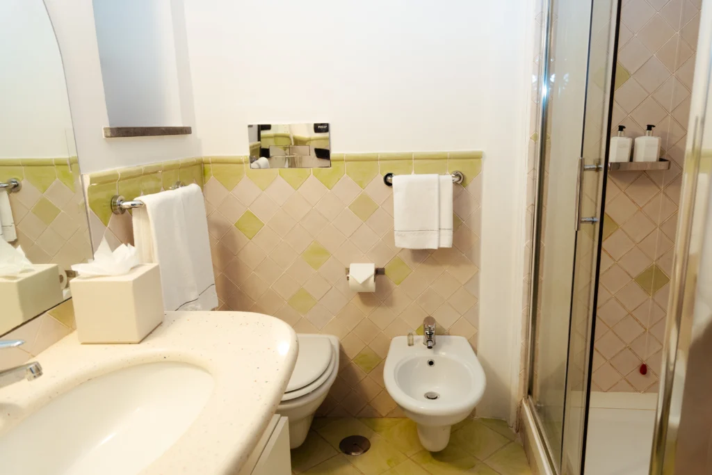 Beige Bathroom 2 - Casa Lauritano